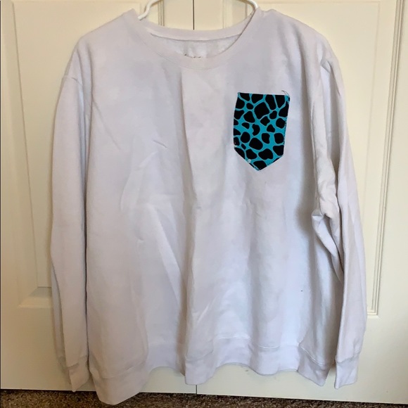 Sweaters - Oversized pocket sweatshirt